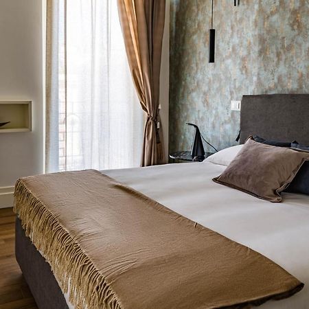 Ad Maiora Boutique Suite Napoli Bagian luar foto