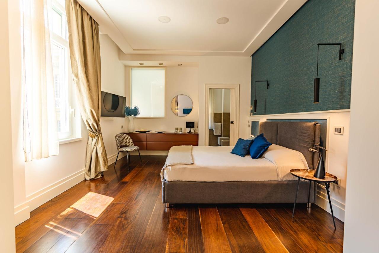 Ad Maiora Boutique Suite Napoli Bagian luar foto