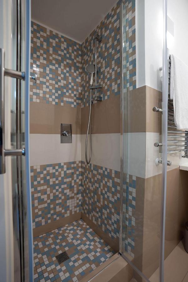 Ad Maiora Boutique Suite Napoli Bagian luar foto
