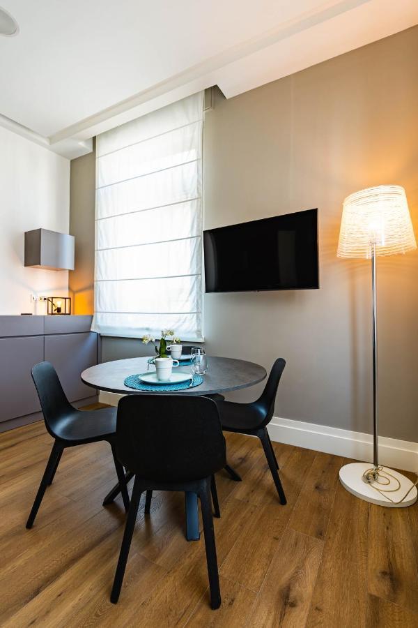Ad Maiora Boutique Suite Napoli Bagian luar foto